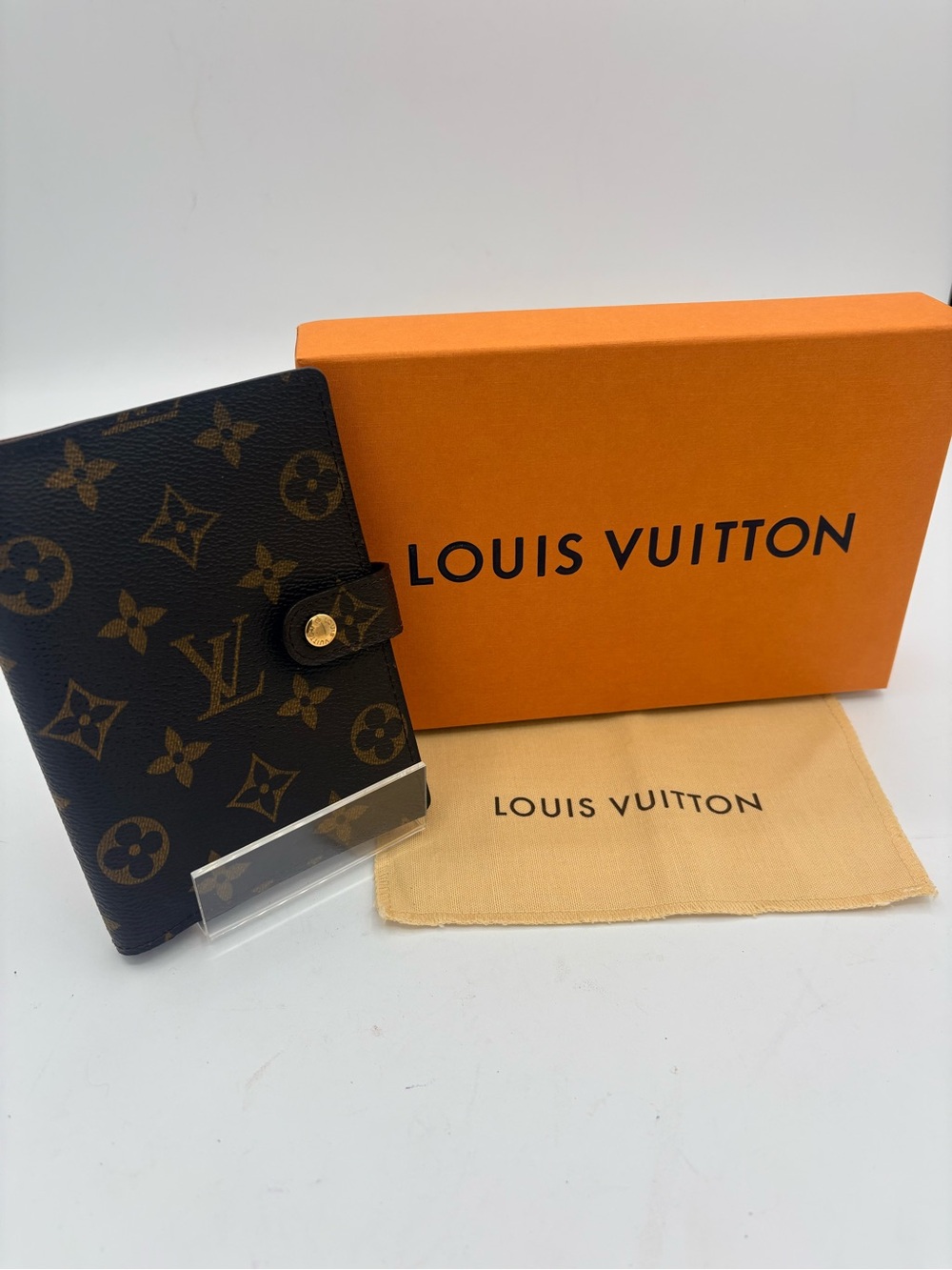 Louis Vuitton Agenda Monogram Canvas